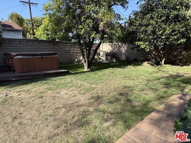 Building Photo - 2830 Glendon Ave