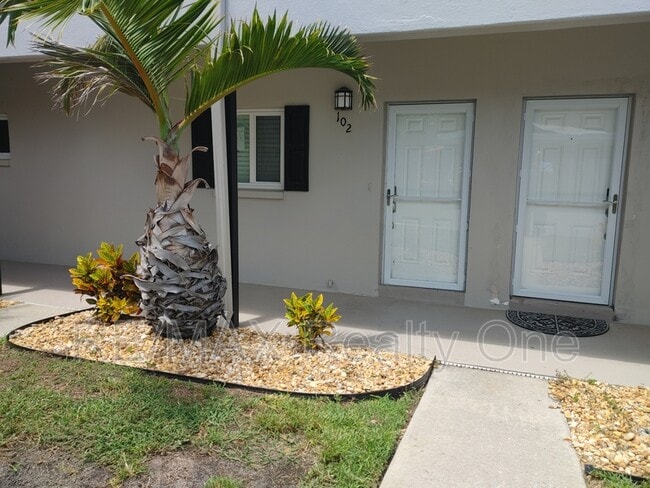Building Photo - 16 Beach Ln