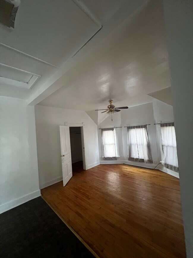 Building Photo - 9025 Burlington Ave