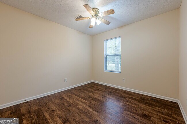 Building Photo - 3256 Brisbane Way