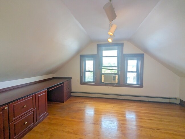 Building Photo - 138 North St