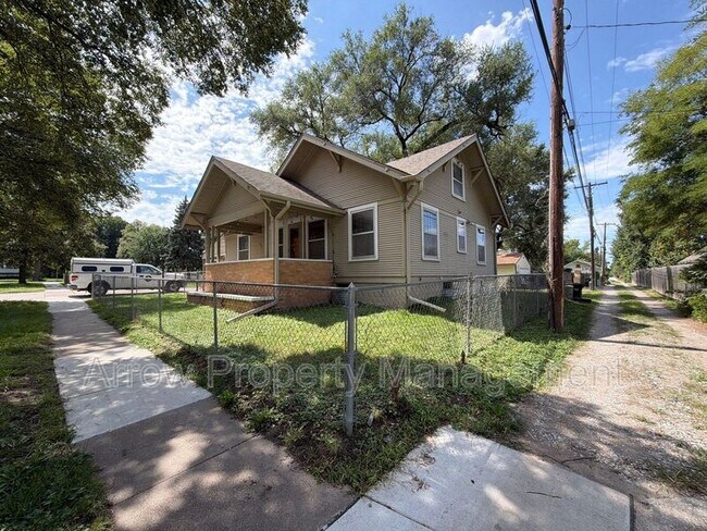 Building Photo - 415 N 32nd St