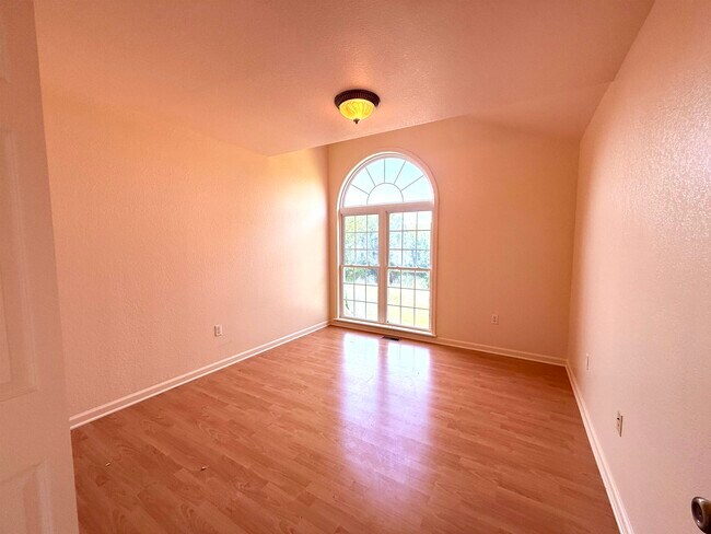 Building Photo - 10 Pontotoc Trail