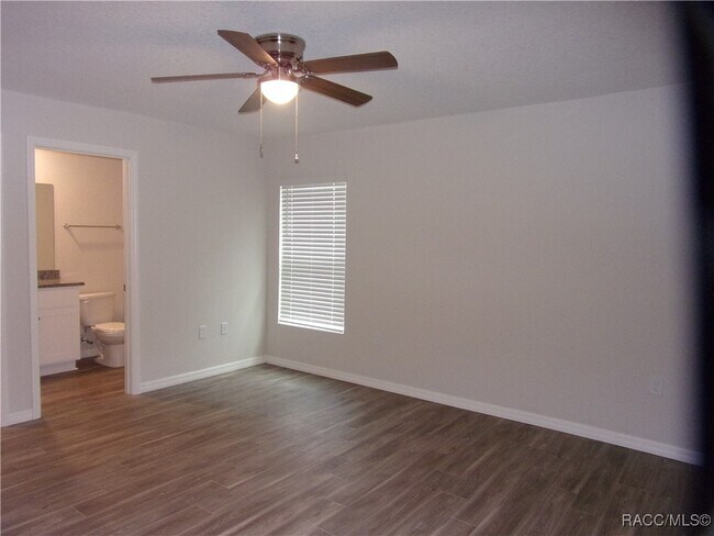 Building Photo - 5251 E Backner Ln