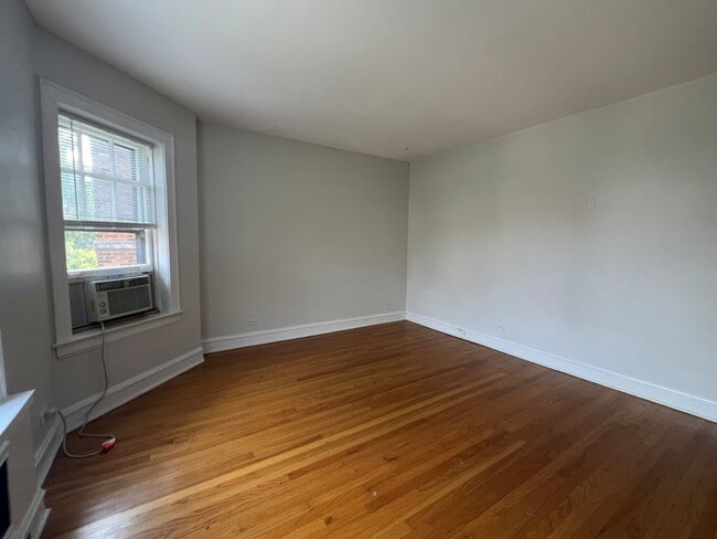 Building Photo - 1112 Grove St