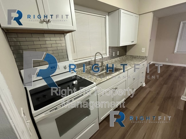 Building Photo - 1430 Amberly Dr