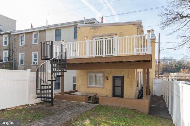Building Photo - 3773 Cresson St