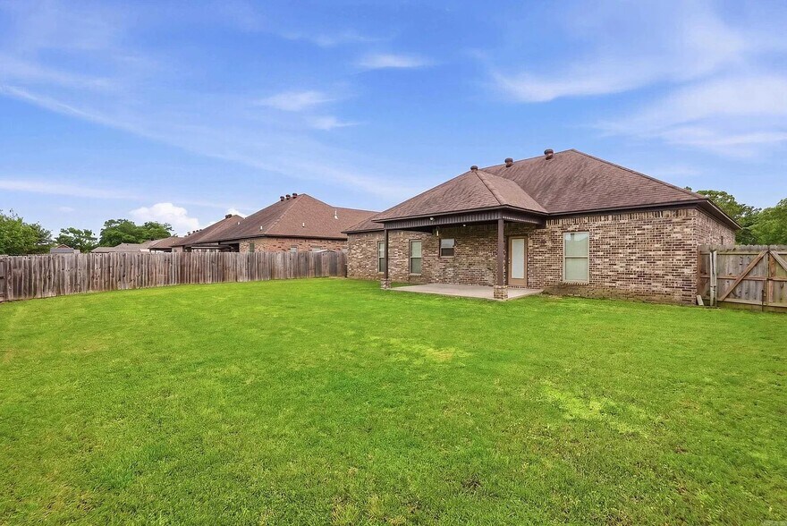 Building Photo - 1220 Andrews Dr