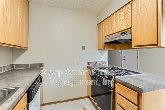 Building Photo - 4626 SW Condor Ave