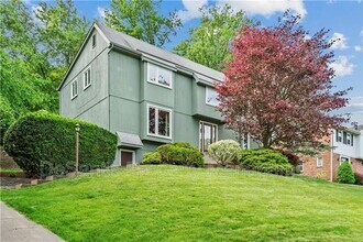 Building Photo - 471 Manordale Rd