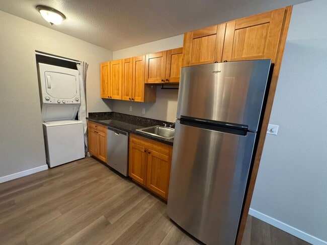 Building Photo - 2Bd/1Ba Kirkland Condo