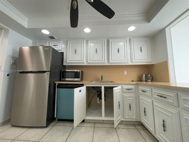 Building Photo - 601 Three Islands Boulevard