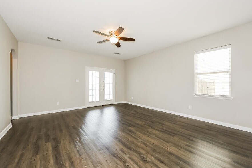 Building Photo - 6120 Chalk Hollow Dr