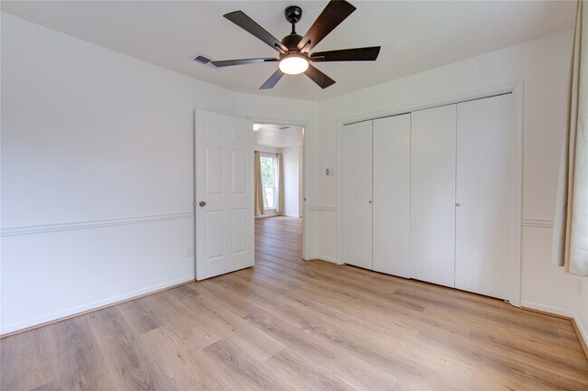 Building Photo - 902 Mesa Terrace Dr