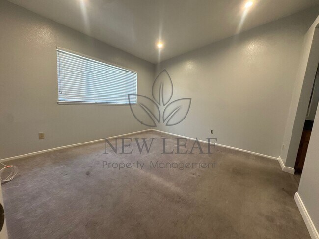 Building Photo - Stunning 2 Bedroom in the Heart of Ontario