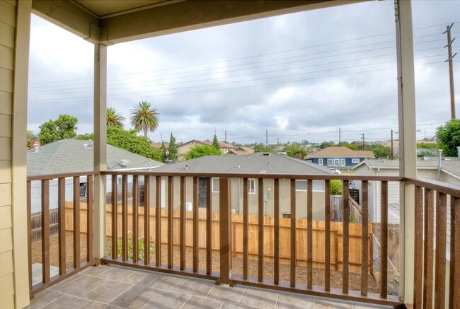 Building Photo - Fully Furnished Modern 3-Bed, 2-Bath Near ...