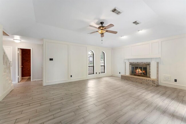 Building Photo - 10310 Great Plains Ln