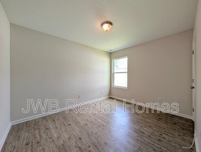 Building Photo - 8253 Nussbaum Dr