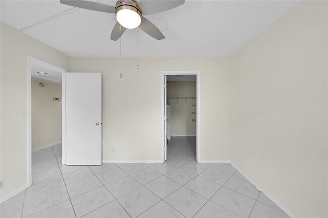 Building Photo - 1604 Abaco Dr
