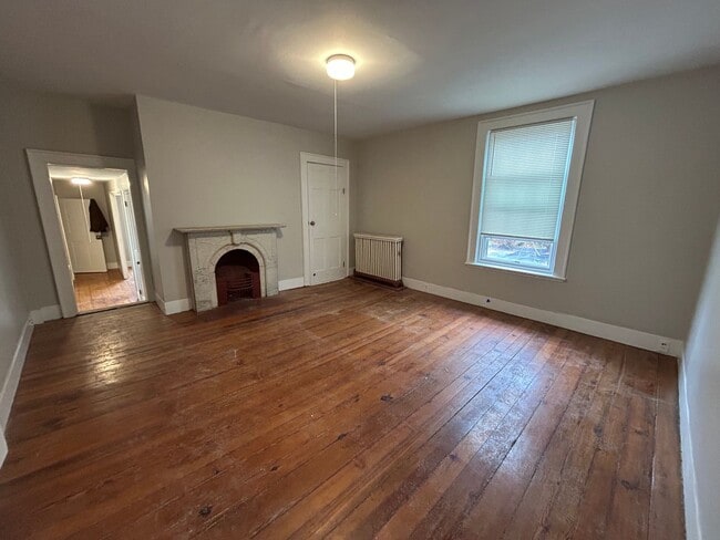 Building Photo - Walnut Street (246) - S