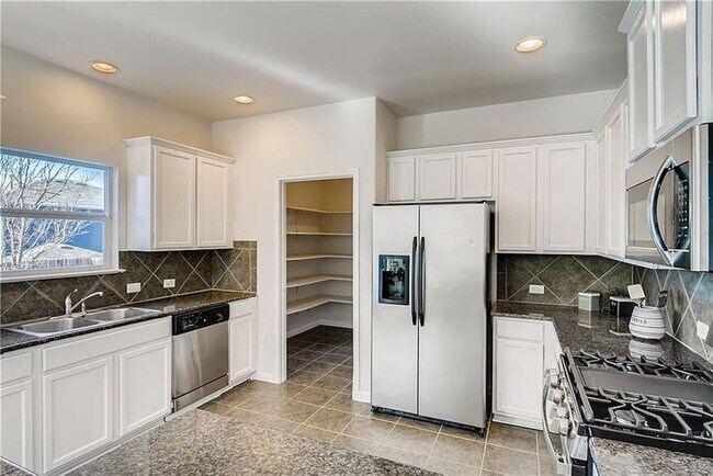 Building Photo - 10920 Worn Sole Dr