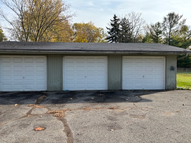 Garage - 426 Bon Air Rd