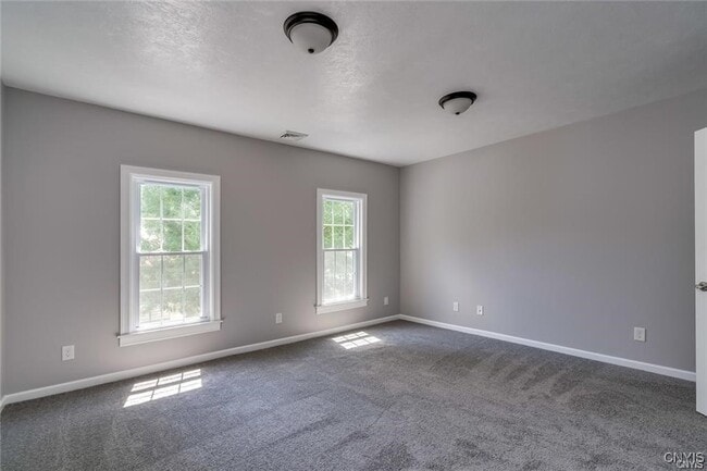 Building Photo - 137 St Mary St