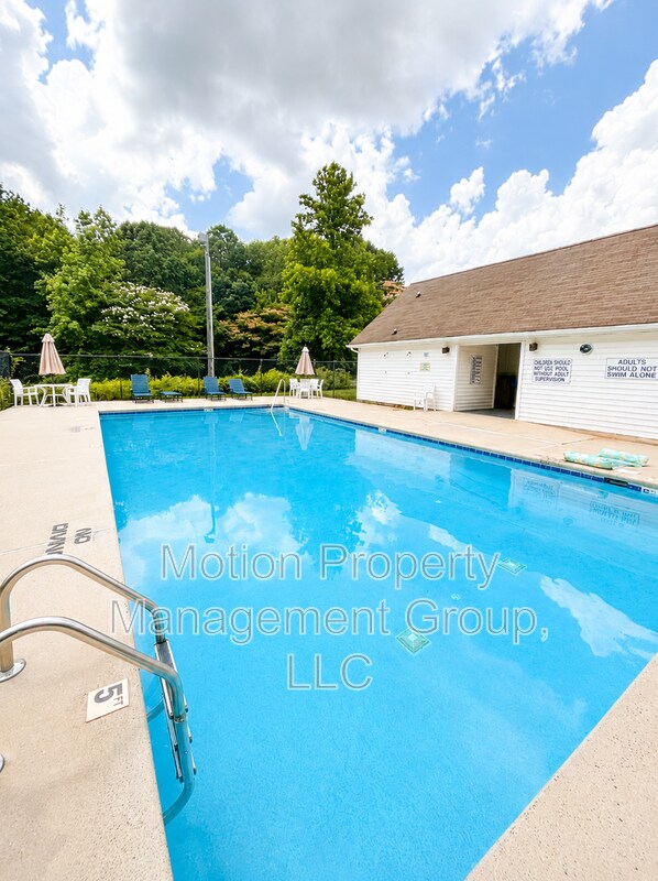Building Photo - 6000 Boathouse Ln