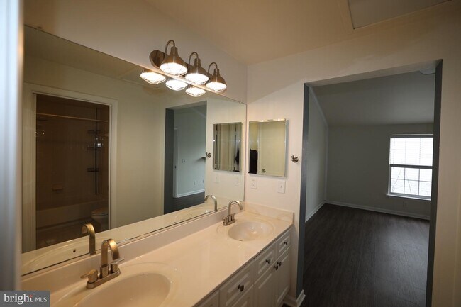 Building Photo - 45090 Brae Terrace