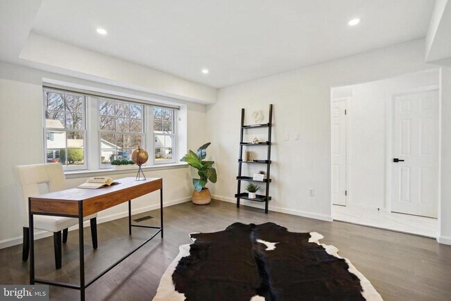 Building Photo - 13134 Madonna Ln