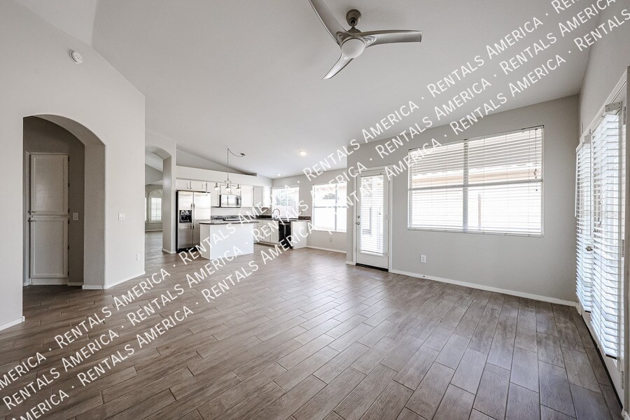 Building Photo - 153 S Garnet Rd