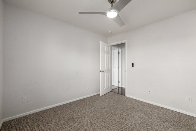 Building Photo - Lovely two bed two bath in Parker for rent