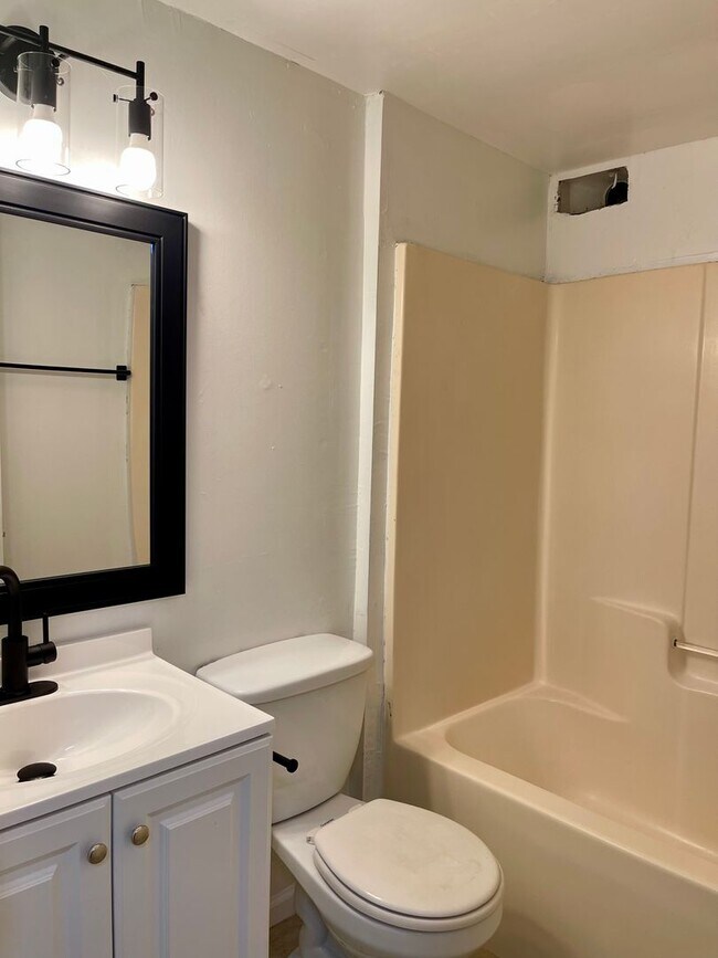 Building Photo - Updated 4 Bedroom Home with NO Carpet!