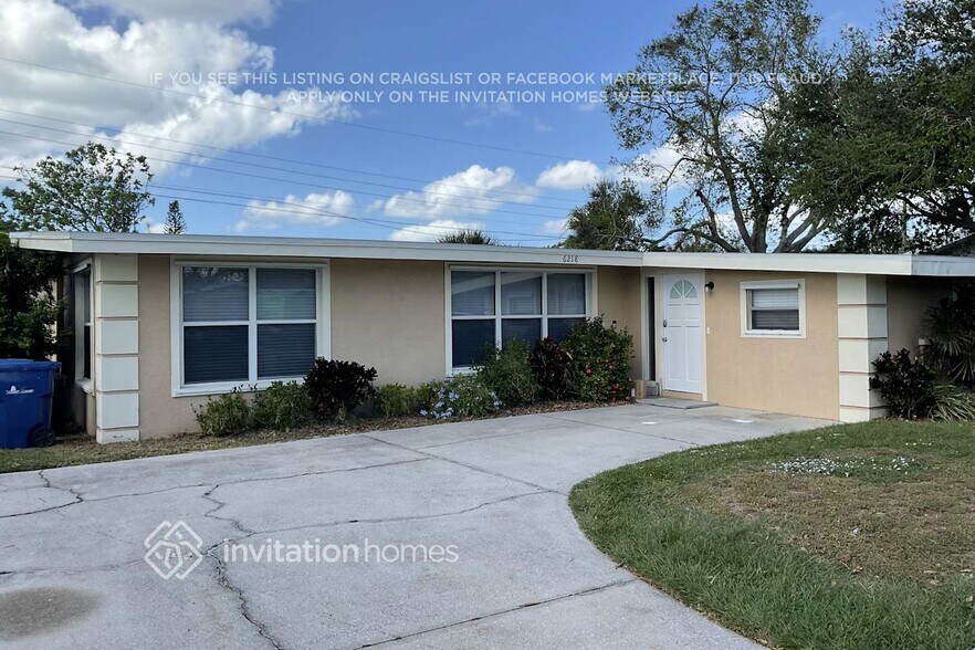 Primary Photo - 6218 Nutmeg Ave