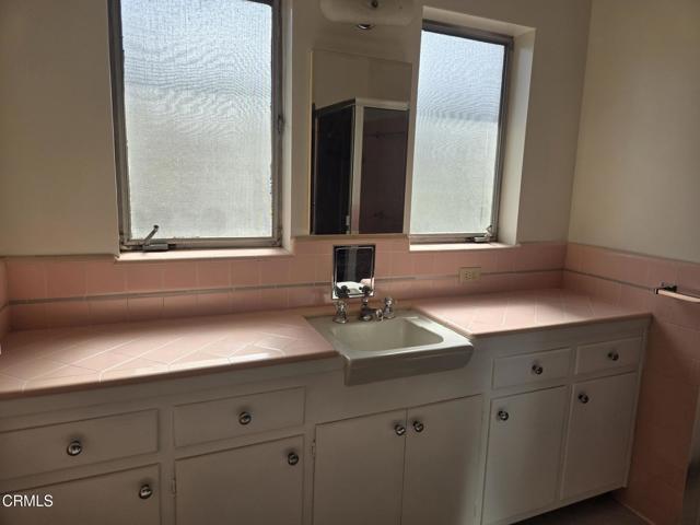 Building Photo - 660 S Orange Grove Blvd