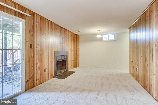 Building Photo - 3000 Winter Pine Ct