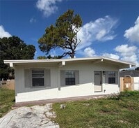 Building Photo - 7508 N Thatcher Ave
