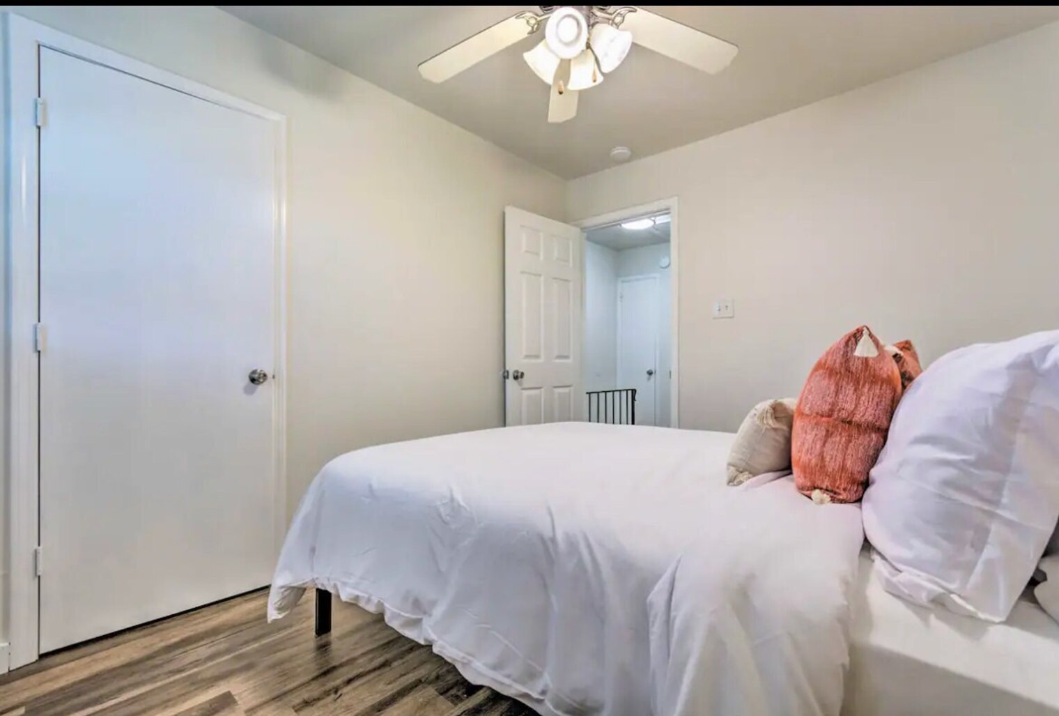 Building Photo - 4191 W 7th St