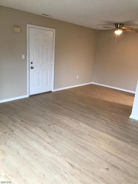 Building Photo - 4811 Ravens Crest Dr