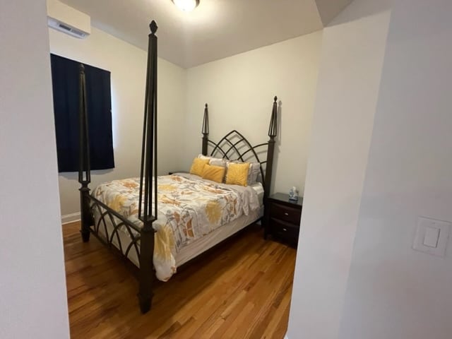 Building Photo - 1345 N Wells St