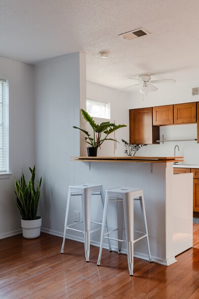 Building Photo - 1337 Vinton Ave