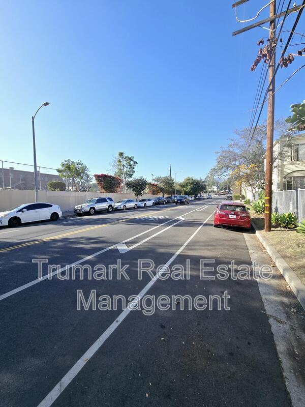 Building Photo - 3010 Griffith Park Blvd