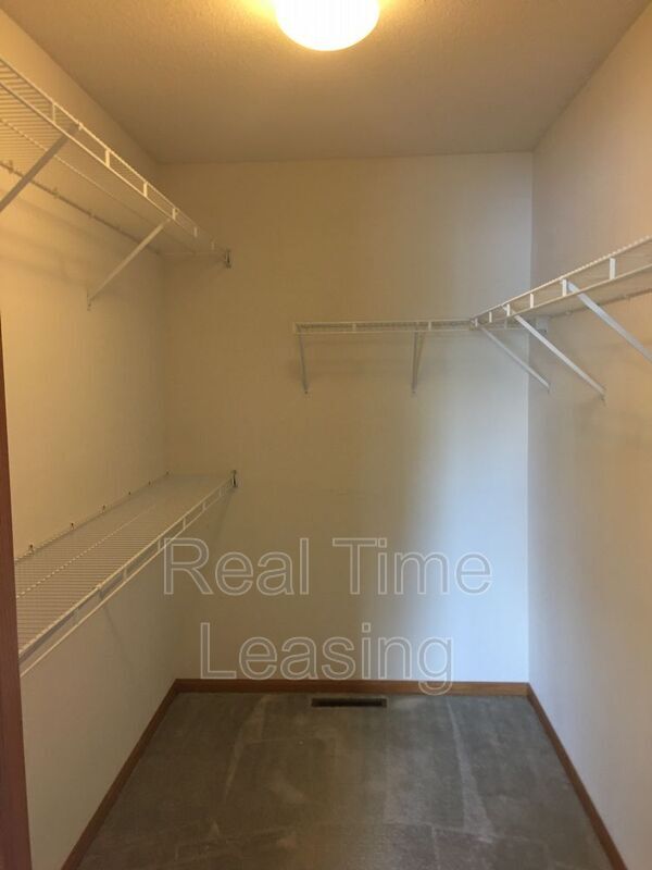 Building Photo - 8997 Scarlet Globe Dr