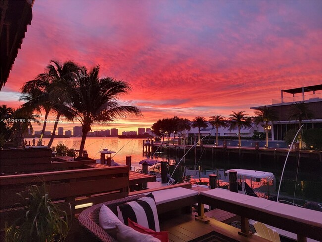 Building Photo - 2676 NE 135th St