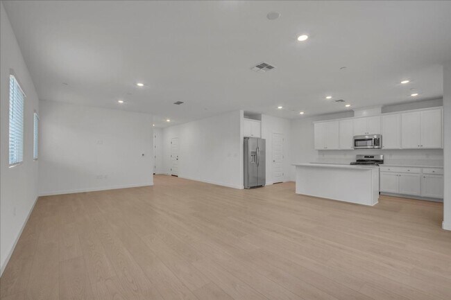 Building Photo - 12658 Rosefinch Wy