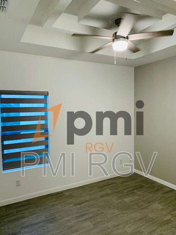 Building Photo - 805 W Garrison Dr