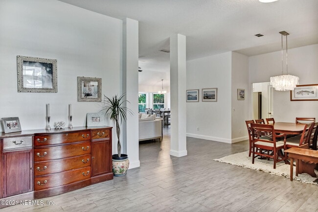 Building Photo - 3433 Heron Dr N