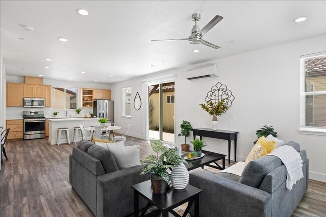 Building Photo - Stunning 3 bed home in Meriam Park for rent, available May 12th!