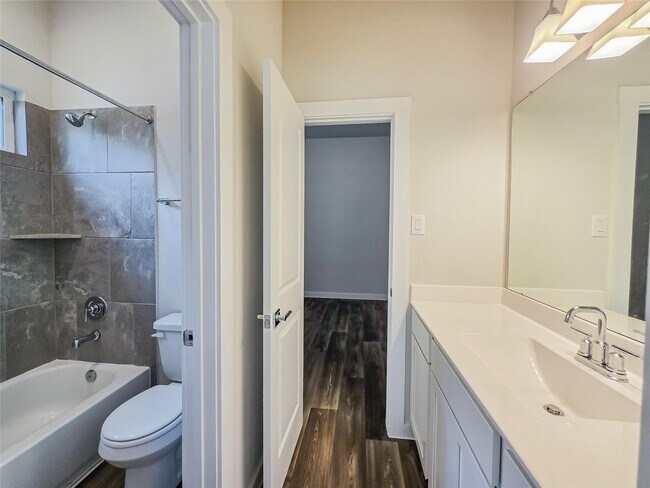 Building Photo - 3068 Sunmoon Ln