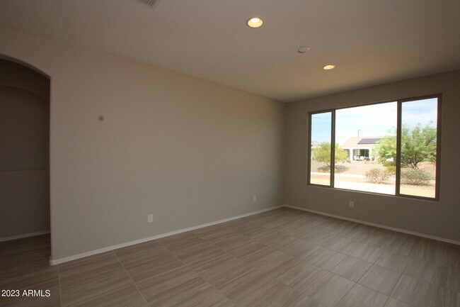Building Photo - 21379 N 269th Ave